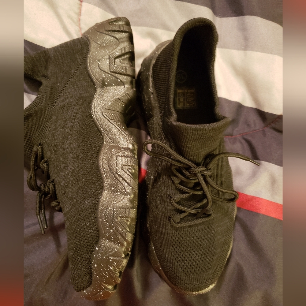 All Black Slip On Lace Up Black & White Women's Sneakers Size 7.5 (39) NEW